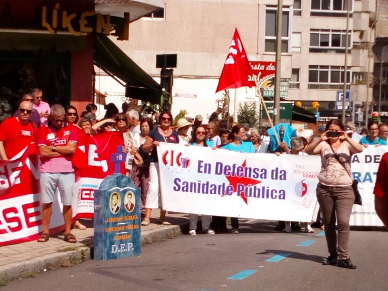 2016 09 03 RomariaManifaSanidadePublicaVigo02.jpg